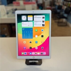 Apple Black and White Tablet Stand for iPad 64GB